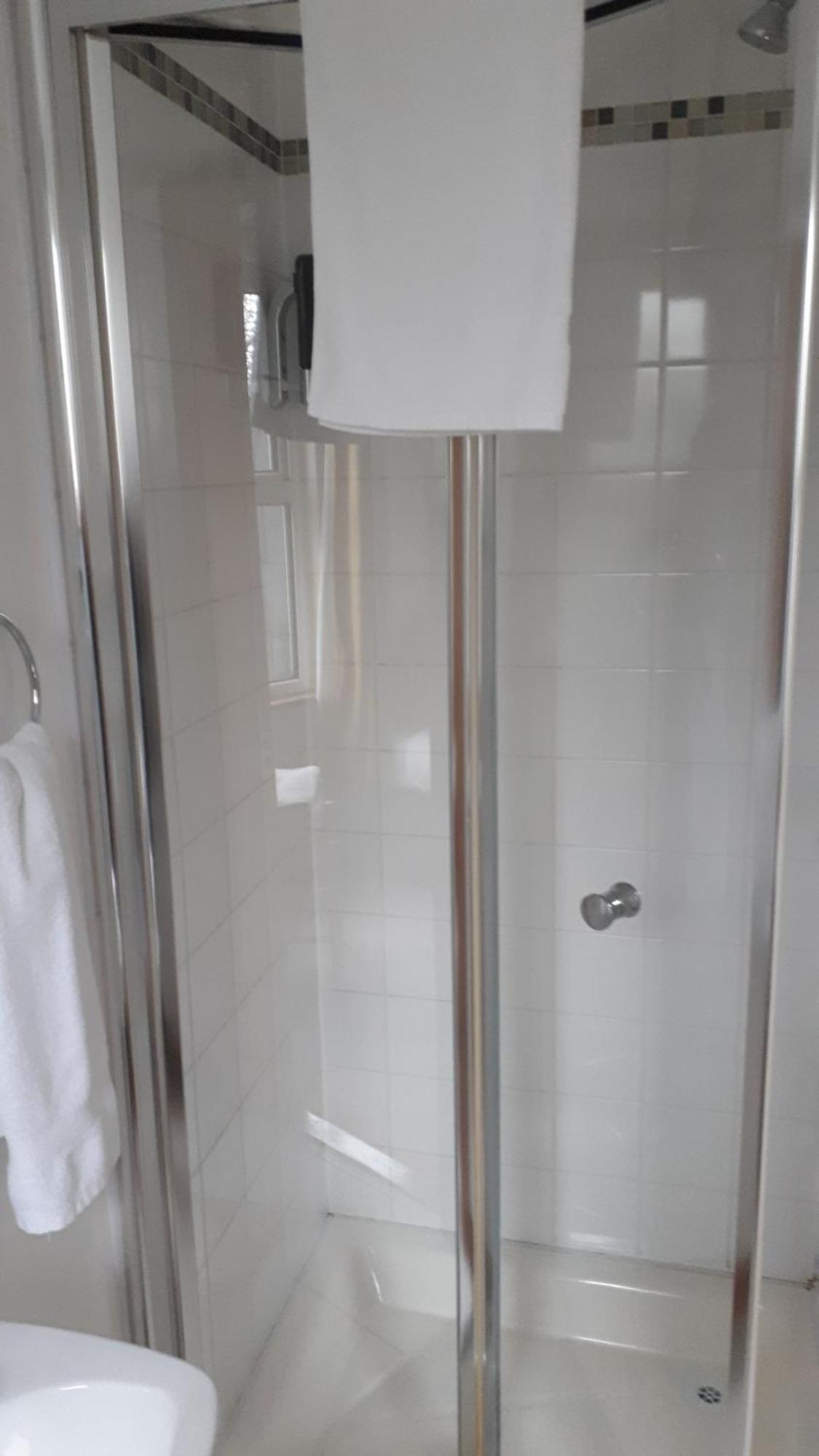 Bay View Guesthouse Голуей Екстериор снимка